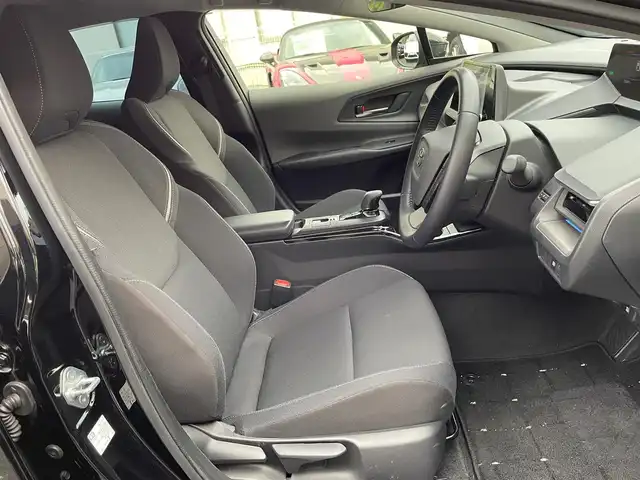 トヨタ プリウス G 神奈川県 2024(令6)年 2.6万km アティチュードブラックマイカ ワンオーナー/純正メモリナビ/地デジTV/パノラマモニター/ビルトインETC2.0/純正USB/Bluetooth/Miracast/前席シートヒーター/トヨタセーフティセンス/レーダークルーズコントロール/PCS/LDA/BSM/PDA/RCTA/PKSB/RSA/コーナーセンサー/純正19インチAW/LEDライト/オートハイビーム/前後ドライブレコーダー/AC100V/プッシュスタート/スマートキー×2/R6/7年ディーラー整備記録/保証書・ユーザーガイド