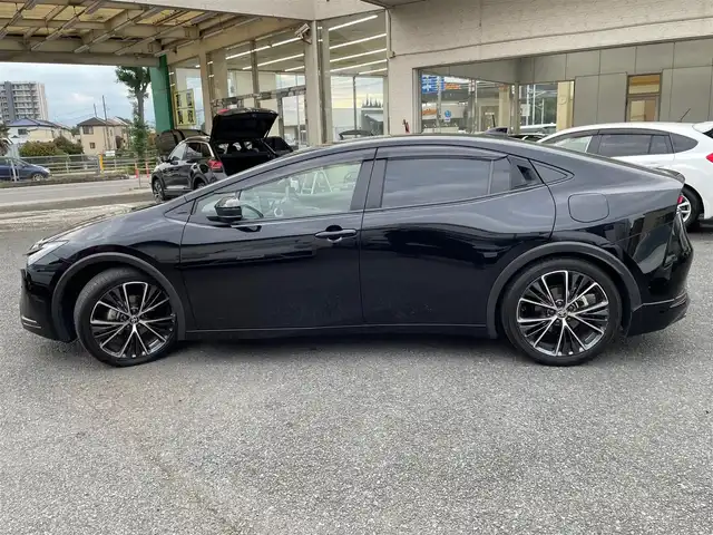 トヨタ プリウス G 神奈川県 2024(令6)年 2.6万km アティチュードブラックマイカ ワンオーナー/純正メモリナビ/地デジTV/パノラマモニター/ビルトインETC2.0/純正USB/Bluetooth/Miracast/前席シートヒーター/トヨタセーフティセンス/レーダークルーズコントロール/PCS/LDA/BSM/PDA/RCTA/PKSB/RSA/コーナーセンサー/純正19インチAW/LEDライト/オートハイビーム/前後ドライブレコーダー/AC100V/プッシュスタート/スマートキー×2/R6/7年ディーラー整備記録/保証書・ユーザーガイド