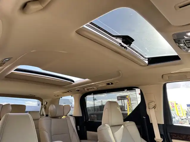 トヨタ アルファードハイブリット G Fパッケージ 宮城県 2018(平30)年 7.2万km ホワイトパールクリスタルシャイン ～メーカーOP～/ツインムーンルーフ/デジタルインナーミラー/インテリジェントクリアランスソナー/3眼LEDヘッドランプセット/・LEDイルミネーション機能付3眼LEDヘッドランプ/・シーケンシャルターンランプ/・アダプティブハイビームシステム/＝＝＝＝＝＝＝＝＝＝＝＝＝＝＝＝＝＝＝＝＝＝＝＝＝/～ディーラーOP～/純正10インチSDナビ/・フルセグ・CD・DVD・SD【録画機能付】・Bluetooth/モデリスタフルエアロ/バックカメラ/ビルドインETC/純正ドアバイザー/純正フロアマット/＝＝＝＝＝＝＝＝＝＝＝＝＝＝＝＝＝＝＝＝＝＝＝＝＝/ワンオーナー/セーフティセンス【予防安全パッケージ】/・プリクラッシュセーフティ/・レーダークルーズコントロール【全車追従機能付】/・オートマチックハイビーム/・レーントレーシングアシスト/・ロードサインアシスト/ベージュ革シート/・エアシート/・パワーシート/・シートヒーター/パワーバックドア/両側電動スライドドア/純正17インチアルミホイール/保証書/取扱説明書/スペアキー/記録簿