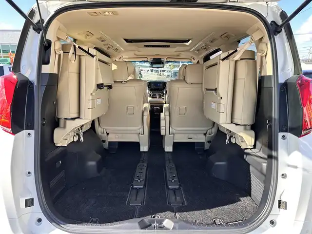 トヨタ アルファードハイブリット G Fパッケージ 宮城県 2018(平30)年 7.2万km ホワイトパールクリスタルシャイン ～メーカーOP～/ツインムーンルーフ/デジタルインナーミラー/インテリジェントクリアランスソナー/3眼LEDヘッドランプセット/・LEDイルミネーション機能付3眼LEDヘッドランプ/・シーケンシャルターンランプ/・アダプティブハイビームシステム/＝＝＝＝＝＝＝＝＝＝＝＝＝＝＝＝＝＝＝＝＝＝＝＝＝/～ディーラーOP～/純正10インチSDナビ/・フルセグ・CD・DVD・SD【録画機能付】・Bluetooth/モデリスタフルエアロ/バックカメラ/ビルドインETC/純正ドアバイザー/純正フロアマット/＝＝＝＝＝＝＝＝＝＝＝＝＝＝＝＝＝＝＝＝＝＝＝＝＝/ワンオーナー/セーフティセンス【予防安全パッケージ】/・プリクラッシュセーフティ/・レーダークルーズコントロール【全車追従機能付】/・オートマチックハイビーム/・レーントレーシングアシスト/・ロードサインアシスト/ベージュ革シート/・エアシート/・パワーシート/・シートヒーター/パワーバックドア/両側電動スライドドア/純正17インチアルミホイール/保証書/取扱説明書/スペアキー/記録簿