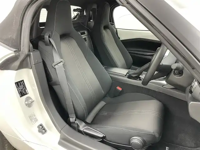マツダ ロードスター S 岡山県 2024(令6)年 0.9万km スノーフレイクホワイトパールマイカ 純正ディスプレイオーディオ　/ビルトインＥＴＣ　/ＬＥＤヘッドライト　/ドライブレコーダー　前後/Ｂｌｕｅｔｏｏｔｈ　/コーナーセンサー　後/オートハイビーム　/スマートキー　/ミュージックプレイヤー　/純正アルミホイール/禁煙車/純正フロアマット/新車保証書/スペアキー×１