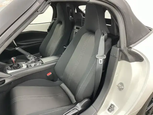 マツダ ロードスター S 岡山県 2024(令6)年 0.9万km スノーフレイクホワイトパールマイカ 純正ディスプレイオーディオ　/ビルトインＥＴＣ　/ＬＥＤヘッドライト　/ドライブレコーダー　前後/Ｂｌｕｅｔｏｏｔｈ　/コーナーセンサー　後/オートハイビーム　/スマートキー　/ミュージックプレイヤー　/純正アルミホイール/禁煙車/純正フロアマット/新車保証書/スペアキー×１