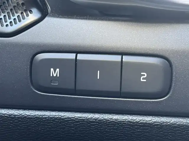 ボルボ ＸＣ４０ T4 AWD インスクリプション 静岡県 2020(令2)年 4.9万km ぺブルグレー 黒革/前席シートヒーター/ステアリングヒーター/メモリー付きパワーシート/harman/kardonプレミアムサウンド/ワイヤレス充電/純正ナビ/(Bluetooth/AppleCarPlay/USB/iPod/フルセグ)/電動リアゲート/BLIS/ACC/LKA/AFS/自動駐車システム/クリスタルシフトノブ/ボディーカラーペブルグレーメタリック（Inscription専用色)/360°カメラ/ETC/ドライブレコーダー/保証書/取扱説明書