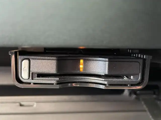 ボルボ ＸＣ４０ T4 AWD インスクリプション 静岡県 2020(令2)年 4.9万km ぺブルグレー 黒革/前席シートヒーター/ステアリングヒーター/メモリー付きパワーシート/harman/kardonプレミアムサウンド/ワイヤレス充電/純正ナビ/(Bluetooth/AppleCarPlay/USB/iPod/フルセグ)/電動リアゲート/BLIS/ACC/LKA/AFS/自動駐車システム/クリスタルシフトノブ/ボディーカラーペブルグレーメタリック（Inscription専用色)/360°カメラ/ETC/ドライブレコーダー/保証書/取扱説明書