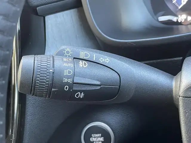 ボルボ ＸＣ４０ T4 AWD インスクリプション 静岡県 2020(令2)年 4.9万km ぺブルグレー 黒革/前席シートヒーター/ステアリングヒーター/メモリー付きパワーシート/harman/kardonプレミアムサウンド/ワイヤレス充電/純正ナビ/(Bluetooth/AppleCarPlay/USB/iPod/フルセグ)/電動リアゲート/BLIS/ACC/LKA/AFS/自動駐車システム/クリスタルシフトノブ/ボディーカラーペブルグレーメタリック（Inscription専用色)/360°カメラ/ETC/ドライブレコーダー/保証書/取扱説明書