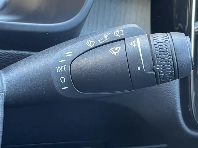 ボルボ ＸＣ４０ T4 AWD インスクリプション 静岡県 2020(令2)年 4.9万km ぺブルグレー 黒革/前席シートヒーター/ステアリングヒーター/メモリー付きパワーシート/harman/kardonプレミアムサウンド/ワイヤレス充電/純正ナビ/(Bluetooth/AppleCarPlay/USB/iPod/フルセグ)/電動リアゲート/BLIS/ACC/LKA/AFS/自動駐車システム/クリスタルシフトノブ/ボディーカラーペブルグレーメタリック（Inscription専用色)/360°カメラ/ETC/ドライブレコーダー/保証書/取扱説明書