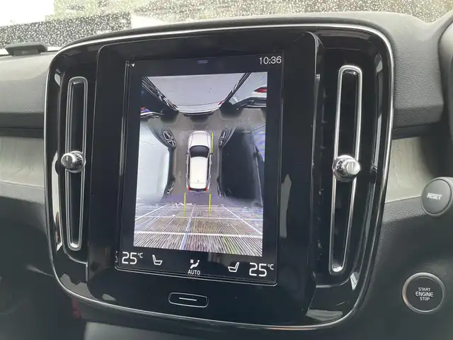 ボルボ ＸＣ４０ T4 AWD インスクリプション 静岡県 2020(令2)年 4.9万km ぺブルグレー 黒革/前席シートヒーター/ステアリングヒーター/メモリー付きパワーシート/harman/kardonプレミアムサウンド/ワイヤレス充電/純正ナビ/(Bluetooth/AppleCarPlay/USB/iPod/フルセグ)/電動リアゲート/BLIS/ACC/LKA/AFS/自動駐車システム/クリスタルシフトノブ/ボディーカラーペブルグレーメタリック（Inscription専用色)/360°カメラ/ETC/ドライブレコーダー/保証書/取扱説明書