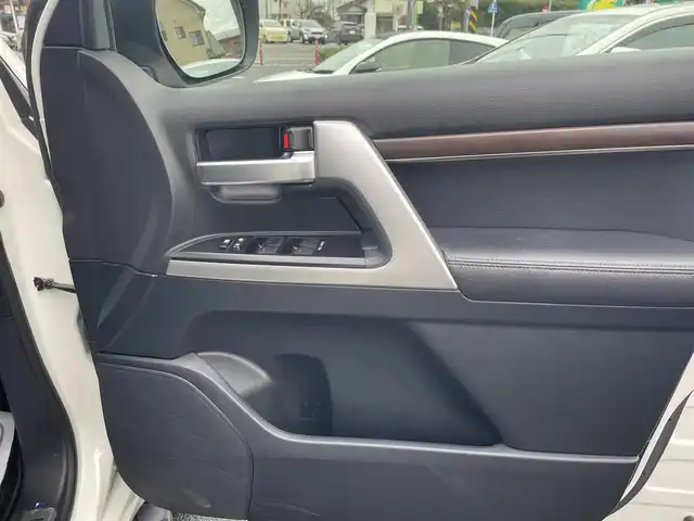 トヨタ ランドクルーザー AX Gセレクション 神奈川県 2019(令1)年 4.2万km パール