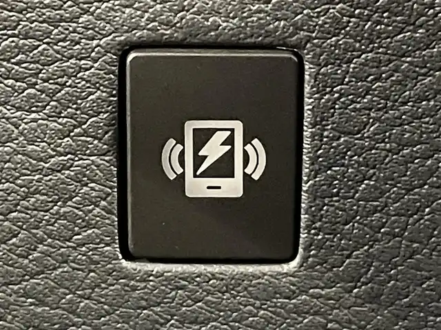 日産 セレナ e－パワー ハイウェイスター V 愛知県 2025(令7)年 0.1千km プリズムホワイト 登録済未使用車/純正１２．３インチディスプレイ/プロパイロット/アラウンドビューモニター/両側パワースライドドア/ハンズフリーオートスライドドア/電動パーキングブレーキ/ブレーキホールド/衝突軽減ブレーキ/ブラインドスポットモニター/車線逸脱警報/クリアランスソナー/先行車発進告知/ワイヤレス充電/デジタルインナーミラー/前後ドライブレコーダー/ビルトインＥＴＣ２．０/USB＆HDMI入力端子/ＬＥＤヘッドライト/オートハイビーム/ISOFIX/純正16インチアルミホイール