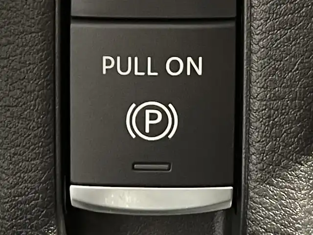 日産 セレナ e－パワー ハイウェイスター V 愛知県 2025(令7)年 0.1千km プリズムホワイト 登録済未使用車/純正１２．３インチディスプレイ/プロパイロット/アラウンドビューモニター/両側パワースライドドア/ハンズフリーオートスライドドア/電動パーキングブレーキ/ブレーキホールド/衝突軽減ブレーキ/ブラインドスポットモニター/車線逸脱警報/クリアランスソナー/先行車発進告知/ワイヤレス充電/デジタルインナーミラー/前後ドライブレコーダー/ビルトインＥＴＣ２．０/USB＆HDMI入力端子/ＬＥＤヘッドライト/オートハイビーム/ISOFIX/純正16インチアルミホイール