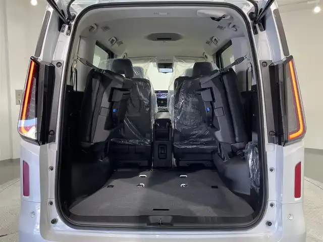 日産 セレナ e－パワー ハイウェイスター V 愛知県 2025(令7)年 0.1千km プリズムホワイト 登録済未使用車/純正１２．３インチディスプレイ/プロパイロット/アラウンドビューモニター/両側パワースライドドア/ハンズフリーオートスライドドア/電動パーキングブレーキ/ブレーキホールド/衝突軽減ブレーキ/ブラインドスポットモニター/車線逸脱警報/クリアランスソナー/先行車発進告知/ワイヤレス充電/デジタルインナーミラー/前後ドライブレコーダー/ビルトインＥＴＣ２．０/USB＆HDMI入力端子/ＬＥＤヘッドライト/オートハイビーム/ISOFIX/純正16インチアルミホイール