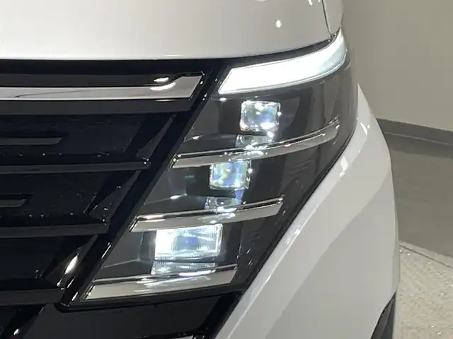 日産 セレナ e－パワー ハイウェイスター V 愛知県 2025(令7)年 0.1千km プリズムホワイト 登録済未使用車/純正１２．３インチディスプレイ/プロパイロット/アラウンドビューモニター/両側パワースライドドア/ハンズフリーオートスライドドア/電動パーキングブレーキ/ブレーキホールド/衝突軽減ブレーキ/ブラインドスポットモニター/車線逸脱警報/クリアランスソナー/先行車発進告知/ワイヤレス充電/デジタルインナーミラー/前後ドライブレコーダー/ビルトインＥＴＣ２．０/USB＆HDMI入力端子/ＬＥＤヘッドライト/オートハイビーム/ISOFIX/純正16インチアルミホイール