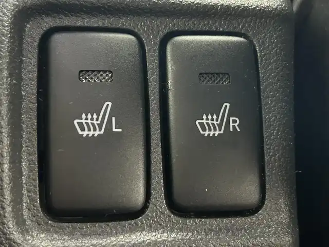 ダイハツ キャスト スタイル GターボプライムコレSAⅢ 道央・札幌 2018(平30)年 5.3万km ダークエメラルドマイカ ・４WD/・純正SDナビ/　CD/DVD/SD/USB/BT/フルセグTV/・ステアリングスイッチ/・全方位カメラ/・ETC/・ドライブレコーダー前方/・ハーフレザーシート/・D+N席シートヒーター/・スマートアシストIII/・衝突被害軽減ブレーキ/・レーンキープアシスト/・ソナー/・アイドリングストップ/・横滑り防止装置/・オートマチックハイビーム/・オートライト/・LEDヘッドライト/・LED室内灯/・純正ドアバイザー/・社外フロアマット/・プッシュスタート/・スマートキー/・スペアキー/・取/保