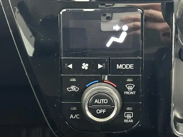 ダイハツ キャスト スタイル GターボプライムコレSAⅢ 道央・札幌 2018(平30)年 5.3万km ダークエメラルドマイカ ・４WD/・純正SDナビ/　CD/DVD/SD/USB/BT/フルセグTV/・ステアリングスイッチ/・全方位カメラ/・ETC/・ドライブレコーダー前方/・ハーフレザーシート/・D+N席シートヒーター/・スマートアシストIII/・衝突被害軽減ブレーキ/・レーンキープアシスト/・ソナー/・アイドリングストップ/・横滑り防止装置/・オートマチックハイビーム/・オートライト/・LEDヘッドライト/・LED室内灯/・純正ドアバイザー/・社外フロアマット/・プッシュスタート/・スマートキー/・スペアキー/・取/保