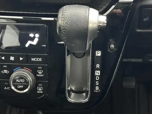 ダイハツ キャスト スタイル GターボプライムコレSAⅢ 道央・札幌 2018(平30)年 5.3万km ダークエメラルドマイカ ・４WD/・純正SDナビ/　CD/DVD/SD/USB/BT/フルセグTV/・ステアリングスイッチ/・全方位カメラ/・ETC/・ドライブレコーダー前方/・ハーフレザーシート/・D+N席シートヒーター/・スマートアシストIII/・衝突被害軽減ブレーキ/・レーンキープアシスト/・ソナー/・アイドリングストップ/・横滑り防止装置/・オートマチックハイビーム/・オートライト/・LEDヘッドライト/・LED室内灯/・純正ドアバイザー/・社外フロアマット/・プッシュスタート/・スマートキー/・スペアキー/・取/保