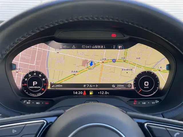 アウディ Ｑ２ ハッシュタグ ブラックスタイリング 山梨県 2019(令1)年 3.2万km グレイシアホワイトメタリック ３７５台限定　/ブラックＳＰＫＧ　/ＯＰ１８ＡＷ　/３０ＴＦＳＩＳＰベース　/バーチャルＣＰ　/ＭＭＩ　/メモリナビ　/カープレイ　/アシスタンスＰ　/ＡＣＣ　/ＢＳＡ　/ＬＫＡ　/フルセグ　/ＢＴ　/Ｂカメラ　/コーナーＳ