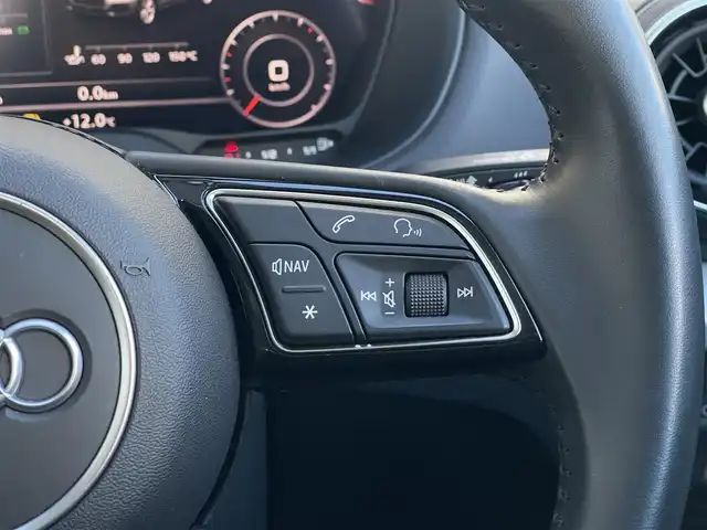 アウディ Ｑ２ ハッシュタグ ブラックスタイリング 山梨県 2019(令1)年 3.2万km グレイシアホワイトメタリック ３７５台限定　/ブラックＳＰＫＧ　/ＯＰ１８ＡＷ　/３０ＴＦＳＩＳＰベース　/バーチャルＣＰ　/ＭＭＩ　/メモリナビ　/カープレイ　/アシスタンスＰ　/ＡＣＣ　/ＢＳＡ　/ＬＫＡ　/フルセグ　/ＢＴ　/Ｂカメラ　/コーナーＳ