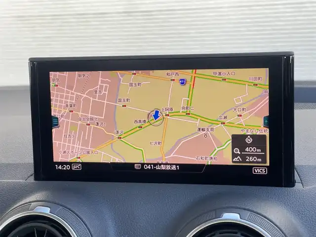 アウディ Ｑ２ ハッシュタグ ブラックスタイリング 山梨県 2019(令1)年 3.2万km グレイシアホワイトメタリック ３７５台限定　/ブラックＳＰＫＧ　/ＯＰ１８ＡＷ　/３０ＴＦＳＩＳＰベース　/バーチャルＣＰ　/ＭＭＩ　/メモリナビ　/カープレイ　/アシスタンスＰ　/ＡＣＣ　/ＢＳＡ　/ＬＫＡ　/フルセグ　/ＢＴ　/Ｂカメラ　/コーナーＳ