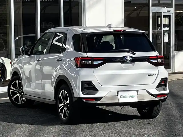 ダイハツ ロッキー プレミアム G 山口県 2024(令6)年 0.9万km シャイニングホワイトパール 社外メモリーナビ/＆フルセグTV＆バックカメラ/フロアマット/純正LEDヘッドライト/純正フォグランプ(前後)/純正17インチアルミ/スマートキー/エンジンプッシュスタート/クルーズコントロール