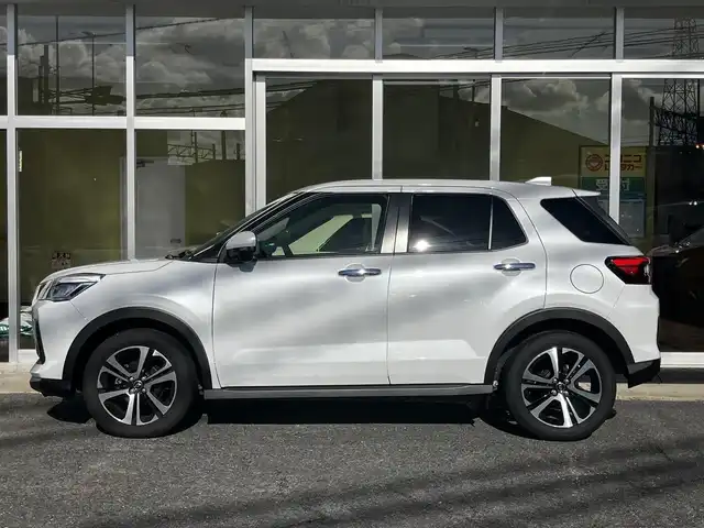 ダイハツ ロッキー プレミアム G 山口県 2024(令6)年 0.9万km シャイニングホワイトパール 社外メモリーナビ/＆フルセグTV＆バックカメラ/フロアマット/純正LEDヘッドライト/純正フォグランプ(前後)/純正17インチアルミ/スマートキー/エンジンプッシュスタート/クルーズコントロール