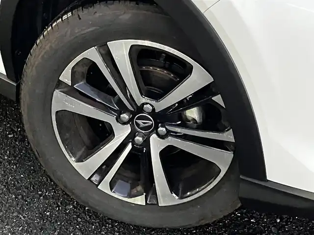 ダイハツ ロッキー プレミアム G 山口県 2024(令6)年 0.9万km シャイニングホワイトパール 社外メモリーナビ/＆フルセグTV＆バックカメラ/フロアマット/純正LEDヘッドライト/純正フォグランプ(前後)/純正17インチアルミ/スマートキー/エンジンプッシュスタート/クルーズコントロール