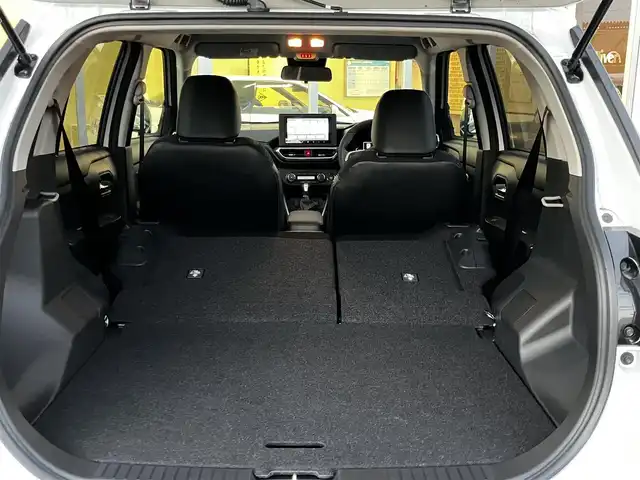 ダイハツ ロッキー プレミアム G 山口県 2024(令6)年 0.9万km シャイニングホワイトパール 社外メモリーナビ/＆フルセグTV＆バックカメラ/フロアマット/純正LEDヘッドライト/純正フォグランプ(前後)/純正17インチアルミ/スマートキー/エンジンプッシュスタート/クルーズコントロール