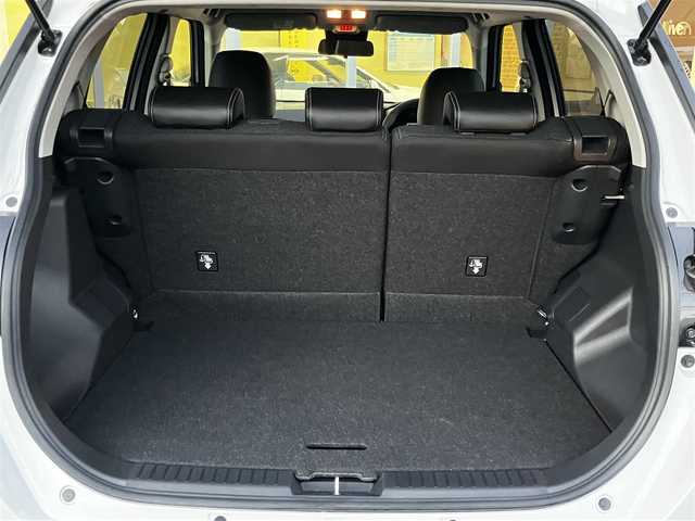 ダイハツ ロッキー プレミアム G 山口県 2024(令6)年 0.9万km シャイニングホワイトパール 社外メモリーナビ/＆フルセグTV＆バックカメラ/フロアマット/純正LEDヘッドライト/純正フォグランプ(前後)/純正17インチアルミ/スマートキー/エンジンプッシュスタート/クルーズコントロール