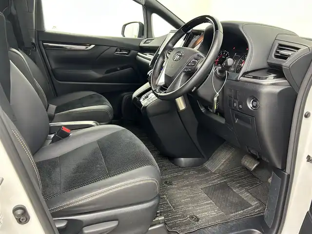 トヨタ アルファード S タイプゴールド 千葉県 2021(令3)年 4.6万km ホワイトパールクリスタルシャイン 禁煙車/純正ディスプレイオーディオ/　ナビキッド/CD/DVD/BT/USB/フルセグ/フリップダウンモニター/サンルーフ/両側パワースライドドア/パワーバックドア/トヨタセーフティセンス/・プリクラッシュセーフティ/・オートマチックハイビーム /・レーンディパーチャーアラート（LDA）/・ロードサインアシスト（RSA）/・セカンダリーコリジョンブレーキ/・先行車発進お知らせ機能/ETC2.0/電子パーキング/オートホールド/バックカメラ/スマートキー＆プッシュスタート