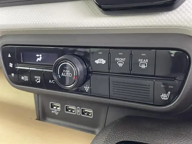 ホンダ Ｎ ＷＧＮ L ホンダセンシング 千葉県 2019(令1)年 0.8万km ホライズンシーブルーパール 純正9インチメモリナビ/　(CD DVD BT MSV USB TV)/バックカメラ/ビルトインETC/ホンダセンシング/・衝突軽減ブレーキ/・誤発進抑制機能/・歩行者事故低減ステアリング/・先行車発進お知らせ機能/・標識認識機能/・路外逸脱抑制機能/・渋滞追従機能付きアダクティブクルーズコントロール/・車線維持支援システム/・後方誤発進抑制機能/・オートハイビーム/横滑り防止装置/前後コーナーセンサー/電動パーキングブレーキ/ブレーキホールドスイッチ/LEDライト/フォグランプ/ヘッドライトレベライザー/Modulo製14インチAW/ドアバイザー/D席シートヒーター/充電用USB端子/プッシュスタート/スマートキー/取扱説明書