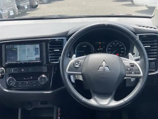 三菱 アウトランダー ＰＨＥＶ G 島根県 2015(平27)年 5.5万km アメジストブラック 社外メモリナビ (CD/DVD/BT/フルセグ)/4WD/前後ドライブレコーダー/衝突被害軽減ブレーキ/車線逸脱警告/クルーズコントロール/ETC/パドルシフト/充電ケーブル積み込み/社外AW付き冬タイヤ積み込み/取扱説明書/保証書/スペアキー×1