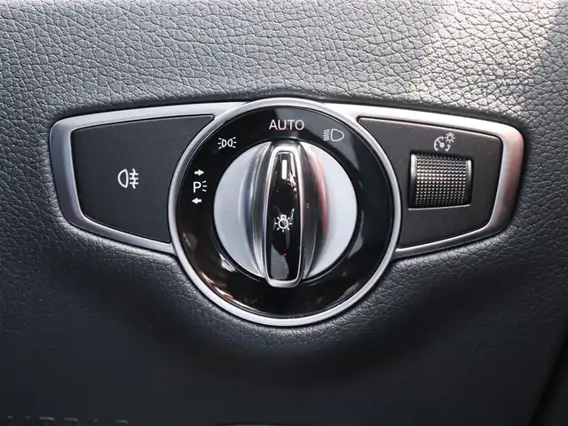 メルセデス・ベンツ Ｅ２００ カブリオレ スポーツ 宮城県 2018(平30)年 3万km オブシディアンブラック レザーパッケージ/・本革シート(ナッパレザー/赤黒)/・ブルメスター/・エアバランスパッケージ/・エアキャップ/・エアスカーフ/AMGラインパッケージ/アダプティブクルーズコントロール/インテリジェントライトシステム/アダプティブレーンキープアシスト/ブラインドスポットモニター/ヘッドアップディスプレイ/パドルシフト/メモリ付パワーシート(DN席)/シートヒーター(DN席)/純正HDDナビ(BT/USB/フルセグTV)/360°カメラ/純正19AW/ETC/キーレスゴー/パドルシフト/ステアリングスイッチ/禁煙車