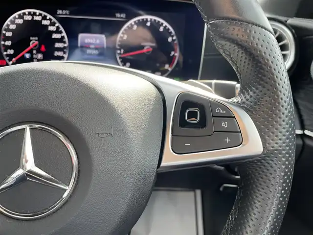 メルセデス・ベンツ Ｅ２００ カブリオレ スポーツ 宮城県 2018(平30)年 3万km オブシディアンブラック レザーパッケージ/・本革シート(ナッパレザー/赤黒)/・ブルメスター/・エアバランスパッケージ/・エアキャップ/・エアスカーフ/AMGラインパッケージ/アダプティブクルーズコントロール/インテリジェントライトシステム/アダプティブレーンキープアシスト/ブラインドスポットモニター/ヘッドアップディスプレイ/パドルシフト/メモリ付パワーシート(DN席)/シートヒーター(DN席)/純正HDDナビ(BT/USB/フルセグTV)/360°カメラ/純正19AW/ETC/キーレスゴー/パドルシフト/ステアリングスイッチ/禁煙車