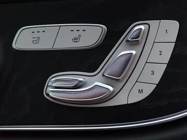 メルセデス・ベンツ Ｅ２００ カブリオレ スポーツ 宮城県 2018(平30)年 3万km オブシディアンブラック レザーパッケージ/・本革シート(ナッパレザー/赤黒)/・ブルメスター/・エアバランスパッケージ/・エアキャップ/・エアスカーフ/AMGラインパッケージ/アダプティブクルーズコントロール/インテリジェントライトシステム/アダプティブレーンキープアシスト/ブラインドスポットモニター/ヘッドアップディスプレイ/パドルシフト/メモリ付パワーシート(DN席)/シートヒーター(DN席)/純正HDDナビ(BT/USB/フルセグTV)/360°カメラ/純正19AW/ETC/キーレスゴー/パドルシフト/ステアリングスイッチ/禁煙車