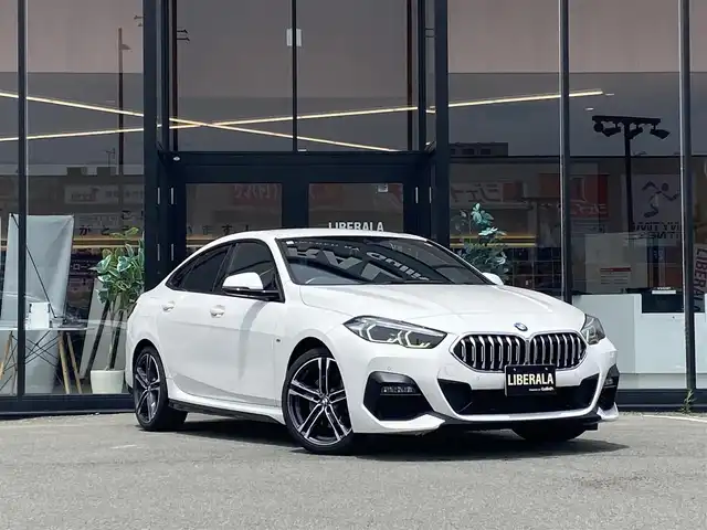 ＢＭＷ ２１８ｄ グランクーペ Mスポーツ 福岡県 2020(令2)年 5万km アルピンホワイトⅢ ・アクティブクルーズコントロール/・純正HDDナビ/USB/Bluetooth/AppleCarPla/y/・バックカメラ/・黒革シート/シートヒーター/・前後ドライブレコーダー/・ETC/・純正18AW/・プッシュスタート/・パーキングアシスト/・アイドリングストップ/・スマートキー/・フルフラットシート/・パワーシート/・レーンキープアシスト/・オートライト/・LEDライト
