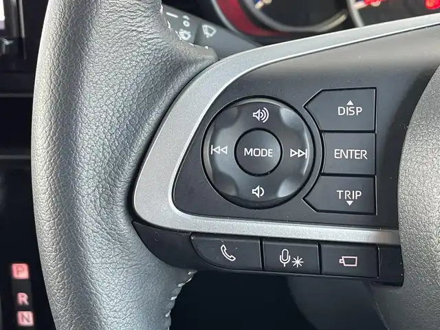 トヨタ ルーミー カスタムG 茨城県 2024(令6)年 0.9万km パールホワイトⅢ ワンオーナー/革巻きステアリング/ステアリングスイッチ/レーダークルーズコントロール/LEDヘッドライト/電子式パーキング/両側パワースライドドア/ETC/社外ナビ/パノラミックビューカメラ/フロアマット/プッシュスタート