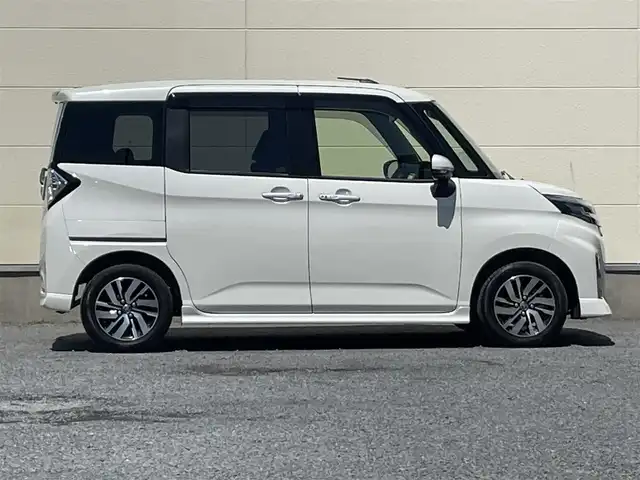トヨタ ルーミー カスタムG 茨城県 2024(令6)年 0.9万km パールホワイトⅢ ワンオーナー/革巻きステアリング/ステアリングスイッチ/レーダークルーズコントロール/LEDヘッドライト/電子式パーキング/両側パワースライドドア/ETC/社外ナビ/パノラミックビューカメラ/フロアマット/プッシュスタート