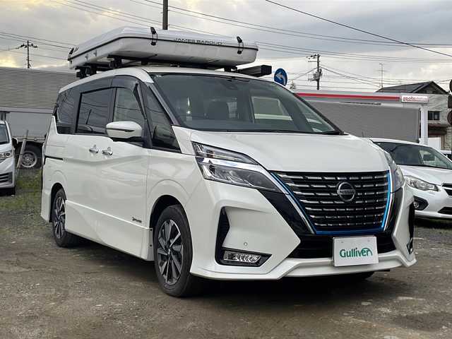 日産 セレナ e－パワー ハイウェイスター V 福島県 2021(令3)年 4.1万km ブリリアントホワイトパール ・ワンオーナー車/・SDナビ/・BT/フルセグ/FM＆AM/・AppleCarPlay/・360°ビューモニター/・プロパイロット/・クルーズコントロール（追従あり）/・ETC/・ドライブレコーダー（前方のみ）/・横滑り防止装置/・ブラインドスポットモニタリング/・LEDヘッドライト/・オートライト/・3列シート/・WAC/・100V電源/・純正16インチAW/・純正フロアマット/・プッシュスタート/・スマートキー/・社外AWスタッドレスタイヤ4本積載/　（195/60R16）/・ドアバイザー/・ルーフテント（JAMES　BAROUD）