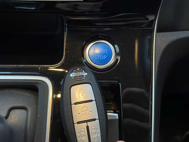 日産 セレナ e－パワー ハイウェイスター V 福島県 2021(令3)年 4.1万km ブリリアントホワイトパール ・ワンオーナー車/・SDナビ/・BT/フルセグ/FM＆AM/・AppleCarPlay/・360°ビューモニター/・プロパイロット/・クルーズコントロール（追従あり）/・ETC/・ドライブレコーダー（前方のみ）/・横滑り防止装置/・ブラインドスポットモニタリング/・LEDヘッドライト/・オートライト/・3列シート/・WAC/・100V電源/・純正16インチAW/・純正フロアマット/・プッシュスタート/・スマートキー/・社外AWスタッドレスタイヤ4本積載/　（195/60R16）/・ドアバイザー/・ルーフテント（JAMES　BAROUD）
