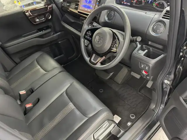 ホンダ Ｎ ＢＯＸ カスタム L コーディネートスタイル 三重県 2022(令4)年 2万km ミッドナイトブルービームM ガソリン/FF/インパネCVT/純正 8インチナビ VXU-217NBi/（CD/DVD/RADIO/TV/SD/Music Rack/USB/iPod/Bluetooth/CarPlay）/バックカメラ/両側パワースライドドア/ドライブレコーダー 前後/ビルトイン ETC（ナビ連動）/Honda SENSING/・衝突軽減ブレーキ［CMBS］/・車線維持支援システム［LKAS］/・アダプティブクルーズコントロール［ACC］/・路外逸脱抑制機能/・先行車発進お知らせ機能/・標識認識機能/・オートハイビーム機能/装備/・ハーフレザーシート/・シートヒーター（D/N）/・オートエアコン/・電子パーキングブレーキ＆ブレーキホールド機能/・ステアリングスイッチ/・プッシュスタート/・充電用（x2）＆入力用（x1）USBジャック/・純正14inAW/・保/・スマートキーx2