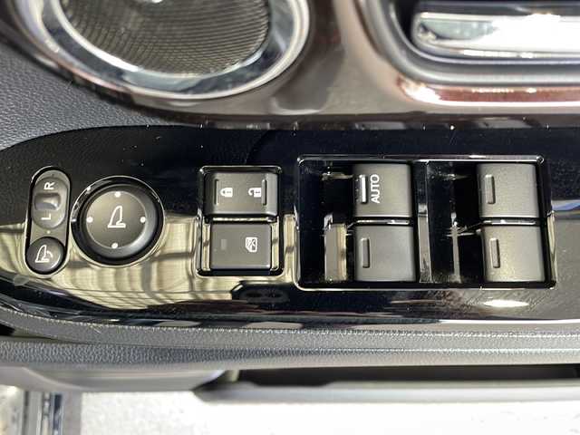 ホンダ Ｎ ＢＯＸ カスタム L コーディネートスタイル 愛媛県 2022(令4)年 2万km ミッドナイトブルービームM Honda SENSING/・衝突軽減ブレーキ［CMBS］/・車線維持支援システム［LKAS］/・アダプティブクルーズコントロール［ACC］/・路外逸脱抑制機能/・先行車発進お知らせ機能/・標識認識機能/・オートハイビーム機能/純正 8インチナビ VXU-217NBi/CD/DVD/RADIO/TV/SD/MusicRack/USB/iPod/Bluetooth/CarPlay/バックカメラ/両側パワースライドドア/ドライブレコーダー 前後/ビルトイン ETC（ナビ連動）/装備/ハーフレザーシート/シートヒーター（D/N）/オートエアコン/電子パーキングブレーキ＆ブレーキホールド機能/ステアリングスイッチ/プッシュスタート/充電用（x2）＆入力用（x1）USBジャック/純正14インチアルミホイール/スマートキーx2