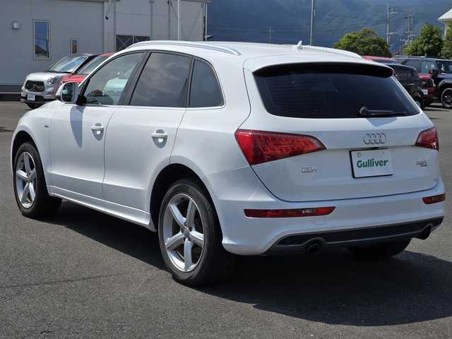 アウディ Ｑ５ 2．0 TFSI クワトロ Sライン 鹿児島県 2012(平24)年 15.5万km アイビスホワイト クルーズコントロール　/ビルトインＥＴＣ　/Ｄ＋Ｎ席パワーシート　/D席シートメモリー　/Ｂｌｕｅｔｏｏｔｈ接続　/パワーバックドア　/ＭＴモード付きＡＴ　/パドルシフト　/純正ＨＤＤナビ　/前後コーナーセンサー/４WD/ターボ車/プッシュスタート/スマートキー/横滑り防止装置/エアバッグ(W+サイド)/カーテンエアバッグ