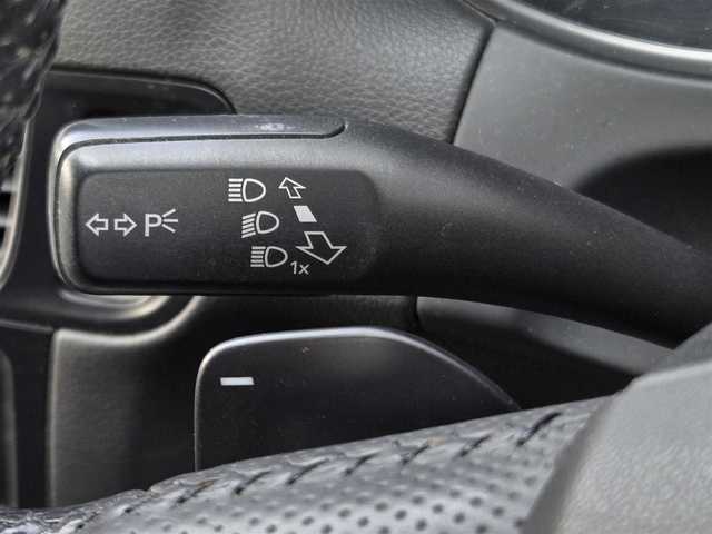 アウディ Ｑ５ 2．0 TFSI クワトロ Sライン 鹿児島県 2012(平24)年 15.5万km アイビスホワイト クルーズコントロール　/ビルトインＥＴＣ　/Ｄ＋Ｎ席パワーシート　/D席シートメモリー　/Ｂｌｕｅｔｏｏｔｈ接続　/パワーバックドア　/ＭＴモード付きＡＴ　/パドルシフト　/純正ＨＤＤナビ　/前後コーナーセンサー/４WD/ターボ車/プッシュスタート/スマートキー/横滑り防止装置/エアバッグ(W+サイド)/カーテンエアバッグ