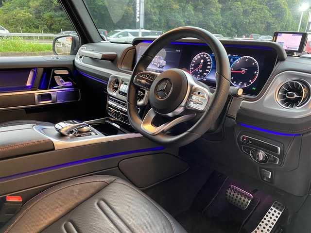 メルセデス・ベンツ ゲレンデヴァーゲン Ｇ３５０ｄ マヌファクトゥーアエディション 福岡県 2020(令2)年 1万km ダイヤモンドホワイト レーダーセーフティパッケージ/サンルーフ/黒革シート/前席エアシート/全席シートヒーター/純正ナビ/Applecarplay/全方位カメラ/フルセグTV/Burmester/アダプティブダンピングサスペンション/ブラックスモークLEDライト/黒塗装20インチアルミホイール/前後ドライブレコーダー/ETC2.0/取扱説明書/保証書/スペアキー×1