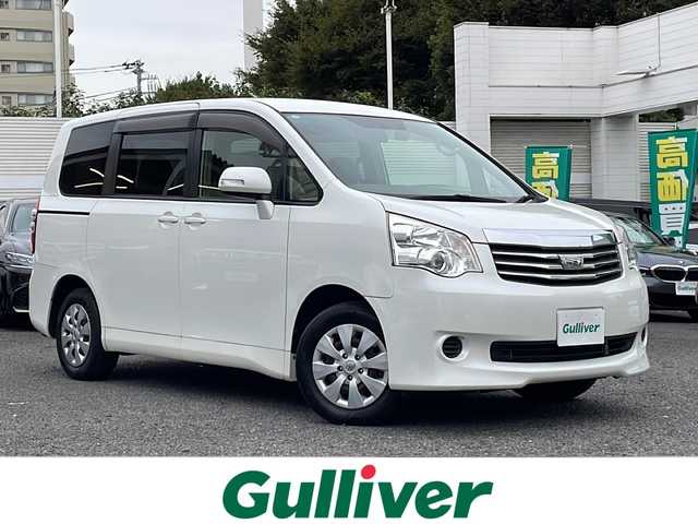 トヨタ ノア X Lセレクション 東京都 2013(平25)年 2万km ホワイトパールクリスタルシャイン 車いす仕様車スロープタイプI/6人＋車いす１脚仕様/電動スロープ【ワイヤレスリモコン付き】/新車時保証書　/取扱説明書　ナビ説明書	/純正ナビ/ワンセグTV【NSCP-W62】	/SD/CD/BT	/バックカメラ　ETC	/ドライブレコーダー【前後】/左側パワースライドドア	/HIDライト/オートライト	/キーレスキー/スペアキー