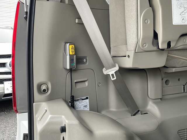 トヨタ ノア X Lセレクション 東京都 2013(平25)年 2万km ホワイトパールクリスタルシャイン 車いす仕様車スロープタイプI/6人＋車いす１脚仕様/電動スロープ【ワイヤレスリモコン付き】/新車時保証書　/取扱説明書　ナビ説明書	/純正ナビ/ワンセグTV【NSCP-W62】	/SD/CD/BT	/バックカメラ　ETC	/ドライブレコーダー【前後】/左側パワースライドドア	/HIDライト/オートライト	/キーレスキー/スペアキー