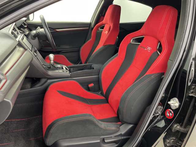 ホンダ シビック タイプR 愛知県 2017(平29)年 5.5万km クリスタルブラックパール 純正７インチナビ/（AppleCarPlay/Bluetooth/DVD再生//ミュージックラック/CD再生）/バックカメラ/ビルトインETC/クルーズコントロール/アイドリングストップ/ドライブモードスイッチ/LEDヘッドランプ/オートライト/20インチ純正アルミホイール/Brembo赤キャリパー/デジタルメーター/ダウンサス/電子パーキングブレーキ/オートホールド/エアロパーツ/保証書/取扱説明書/スペアキー