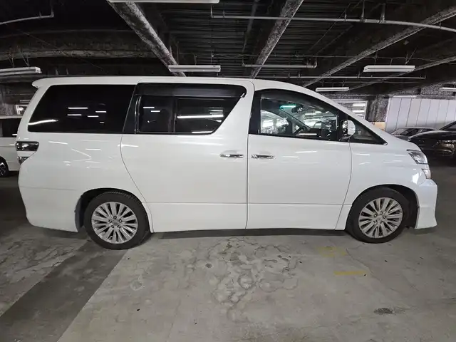 トヨタ ヴェルファイア 2．4Z 島根県 2012(平24)年 7.5万km ホワイトパールクリスタルシャイン 〇純正ナビ/〇フルセグTV/〇両側パワースライドドア/〇バックカメラ/〇ビルトインETC/〇SRSエアバッグ/〇オートライト/〇左右独立温度調整オートエアコン/〇ディンプル革巻きステアリングホイール/〇ダークグレートリコットシート/〇純正18インチアルミホイール/〇クリアランスソナー/〇スマートエントリー/〇禁煙車