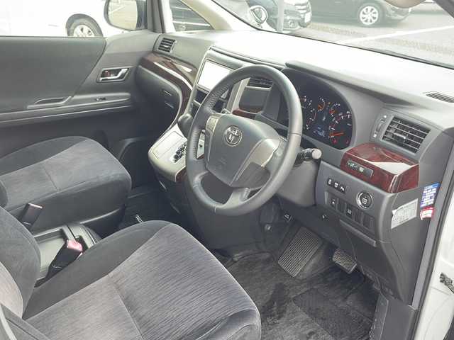 トヨタ ヴェルファイア 2．4Z 島根県 2012(平24)年 7.5万km ホワイトパールクリスタルシャイン 純正ナビ/フルセグTV/両側パワースライドドア/バックカメラ/ビルトインETC/クリアランスソナー/バックソナー/HIDヘッドランプ/オートライト/SRSエアバッグ/デュアルオートエアコン/ディンプル革巻きステアリングホイール/ダークグレートリコットシート/純正18インチアルミホイール/スマートキー/プッシュエンジンスタート/禁煙車