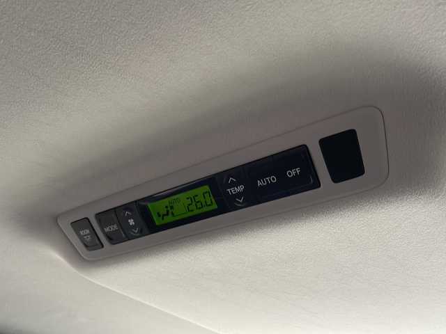 トヨタ ヴェルファイア 2．4Z 島根県 2012(平24)年 7.5万km ホワイトパールクリスタルシャイン 純正ナビ/フルセグTV/両側パワースライドドア/バックカメラ/ビルトインETC/クリアランスソナー/バックソナー/HIDヘッドランプ/オートライト/SRSエアバッグ/デュアルオートエアコン/ディンプル革巻きステアリングホイール/ダークグレートリコットシート/純正18インチアルミホイール/スマートキー/プッシュエンジンスタート/禁煙車