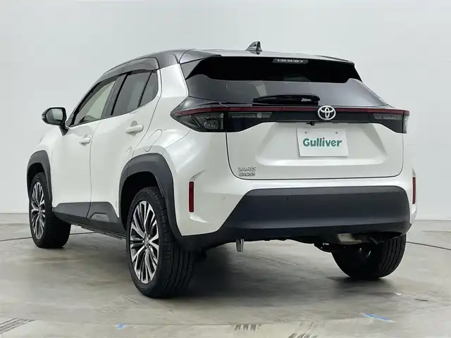 トヨタ ヤリスクロス Z 岡山県 2020(令2)年 2.6万km パールⅡ 純正ディスプレイオーディオ/CD/DVD/Bluetooth/地デジ/USB/パノラミックビューモニター/セーフティセンス /・プリクラッシュセーフティ/・レーンキープアシスト/・オートハイビーム /・レーダークルーズコントロール/オートライト /ハーフレザーシート /シートヒーター /ビルトインETC/コーナーセンサー /パワーシート /プッシュスタート /スマートキー/純正18インチアルミホイール/純正フロアマット